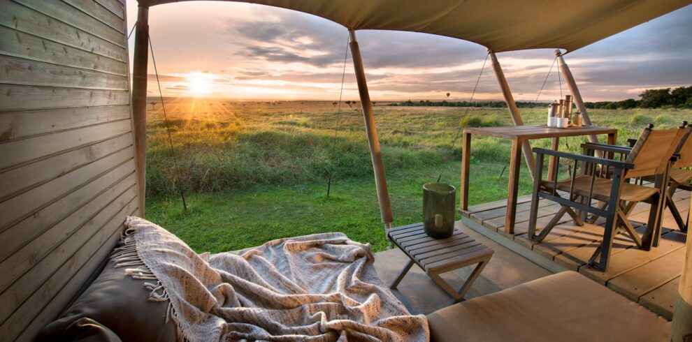 Kenya-Kichwa-Room-Superior-view-tents-coffee-on-deck